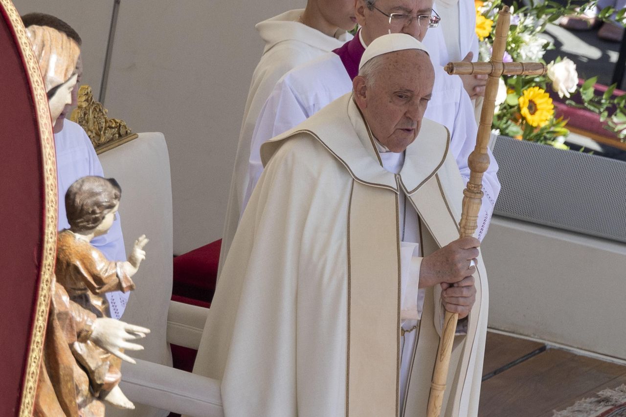 Pope Francis sharply spoke out against homosexuals in seminaries