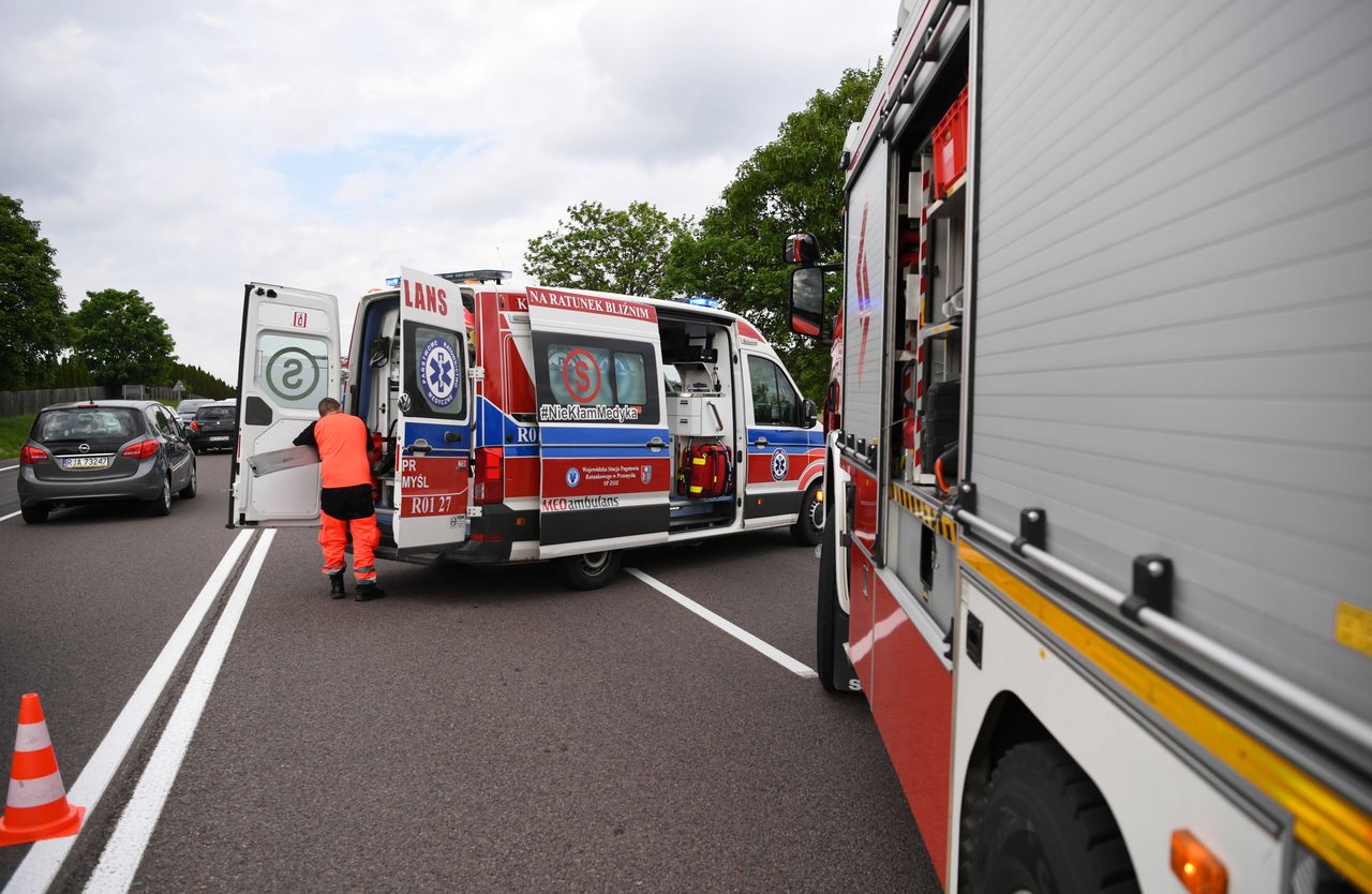 Świętokrzyskie. Potworny wypadek na obwodnicy Daleszyc. Wśród rannych dzieci