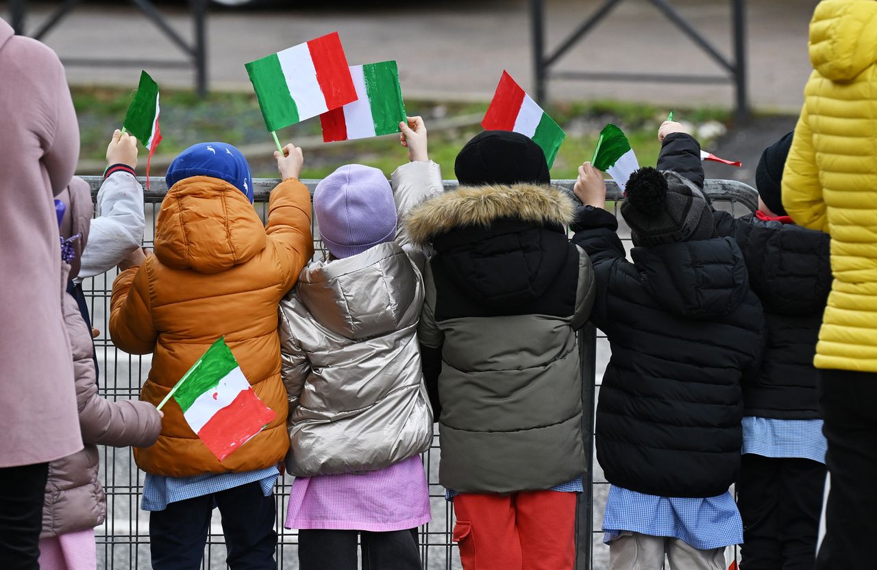 Konflikt kulturowy. Włochy zakazują pewnych symboli w szkołach