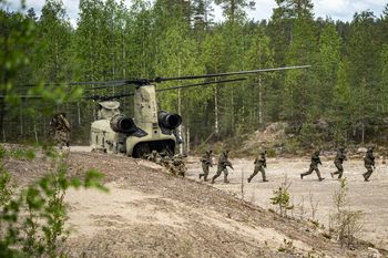 Współpraca w ramach NATO. Tak Szwecja pomaga Finlandii