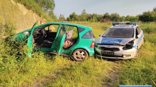 Dolny Śląsk. Pościg za pijanym kierowcą zakończony rozbiciem radiowozu