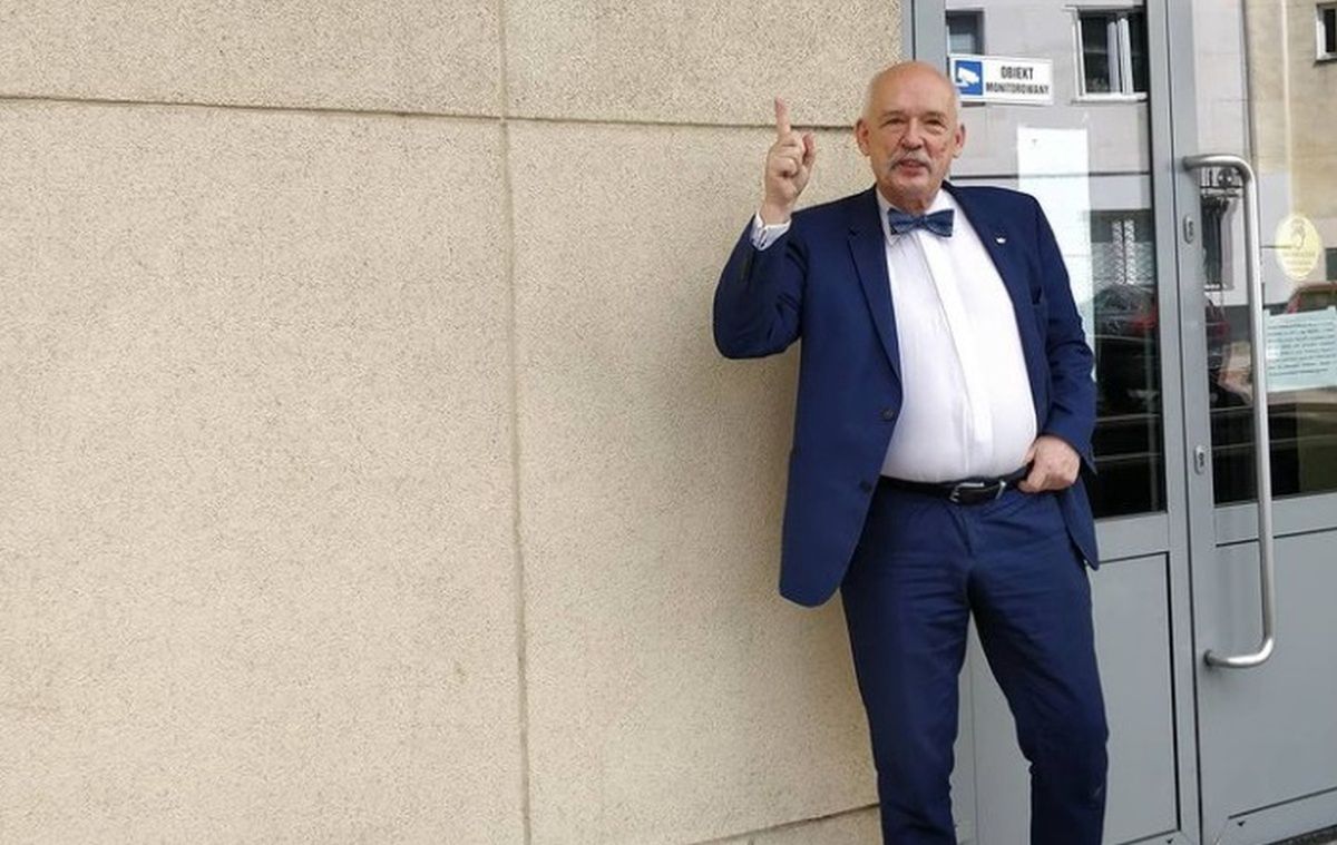 "Drżyjcie dowcipnisie". Janusz Korwin-Mikke ma dość. Poszedł do prokuratury