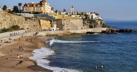 Wakacje 2020. Portugalia otwiera plaże. Na Maderze zamiast kwarantanny będą testy