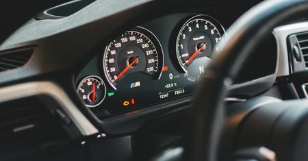 300 km/h po Białymstoku. Sąd ukarał młodych kierowców