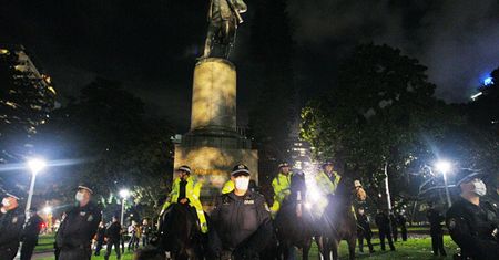 Australia. Dwie kobiety zniszczyły pomnik brytyjskiego odkrywcy