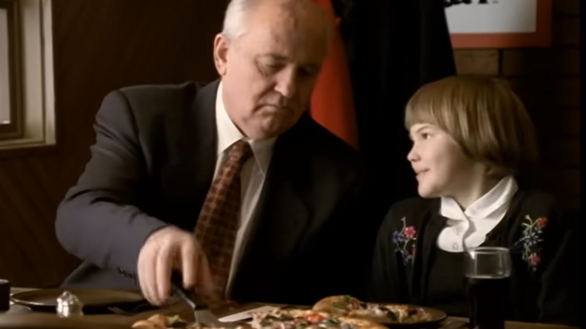 Michaił Gorbaczow w reklamie Pizza Hut