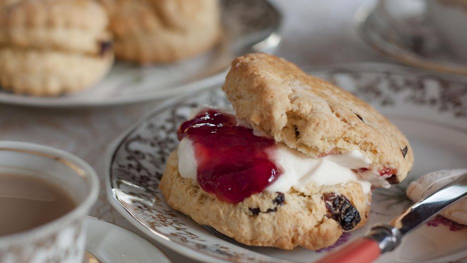 Słodkie bułeczki zawierają nawet 10 łyżeczek cukru. Sprzyjają otyłości