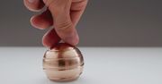 Magiczna kulka Mezmoglobe. Iluzja optyczna, na którą można patrzeć godzinami