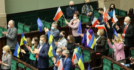 Prawnicy ostrzegają. Specustawa o pomocy uchodźcom, może być sprzeczna z przepisami Rady UE