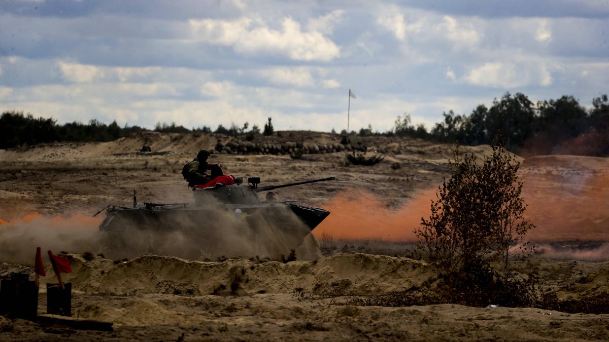 Zapad-2021 military exercise of Russia and Belarus
BREST, BELARUS - SEPTEMBER 14: Russian and Belarusian troops take part in the Zapad-2021 military exercise in Brest region in Belarus on September 14, 2021. Stringer / Anadolu Agency/ABACAPRESS.COM 
Dostawca: PAP/Abaca
AA/ABACA
�wiczemia, rosyjsko-bia�oruskie, wojskowe, Zapad