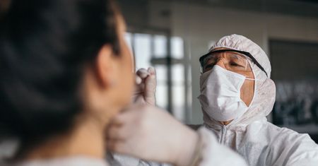 Przepłacił za testy na gdańskim lotnisku. "Panie nie były w stanie mi tego wyjaśnić"
