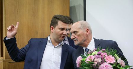 Firma znowu działa. Wiemy, co się dzieje z Bartłomiejem Misiewiczem