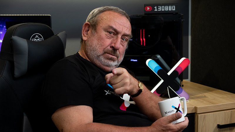x-kom nie żartuje. Tadeusz Drozda doradza czego słuchać i jaki sprzęt wybrać
