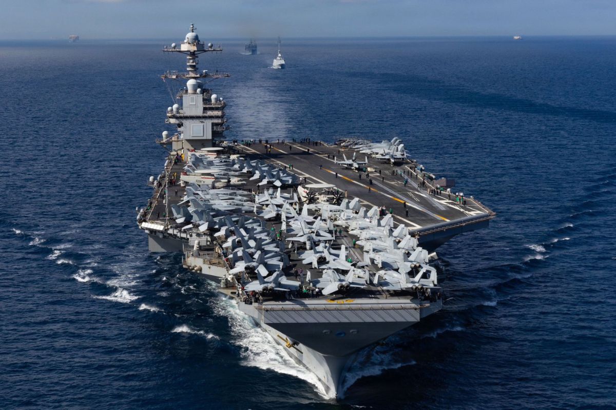 Lotniskowiec USA wycofany. Już zawinął do portu. Zmiany na Bliskim Wschodzie