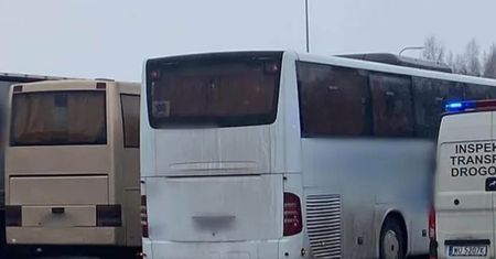 Taki autokar wiózł dzieci do Poronina. Dzień wcześniej pozytywnie przeszedł przegląd
