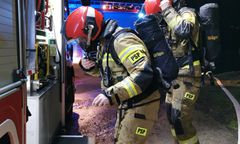 Ogień pojawił się po północy. Dwie osoby zginęły