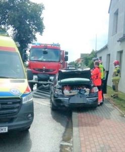 Dramat pod Sławnem. Ciężarówka staranowała auto