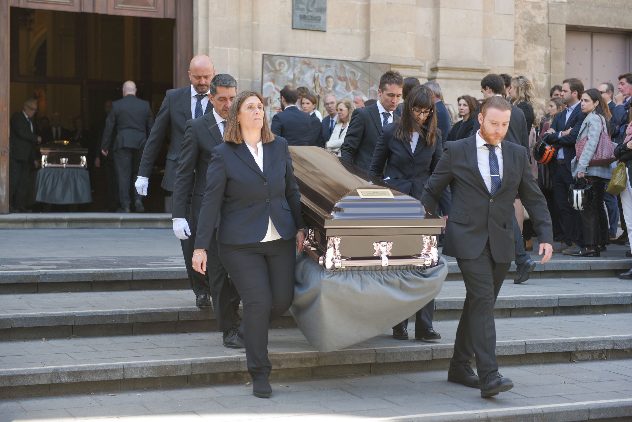 Funeral Mass For Siemens Ceo And Family Killed In Helicopter Crash In New York CityBARCELONA CATALONIA, SPAIN - APRIL 22: One of the coffins of the five members of the Siemens CEO's family, who died in a helicopter crash in New York, leaving the church of Sant Viçens de Sarria, on 22 April, 2025 in Barcelona, Catalonia, Spain. Siemens CEO Agustin Escobar, his wife Merce Camprubi and their three children died on April 10 in a helicopter crash in New York. The event occurred when the aircraft fell into the Hudson River in New York and as a result, the five members of the family and the pilot died. (Photo By Alberto Paredes/Europa Press via Getty Images)Europa Press News