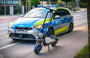 Wypadek 10-latka na hulajnodze w gminie Płońsk. Policja przypomina o zasadach bezpieczeństwa!