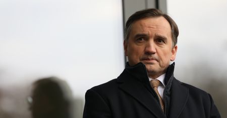 Nieoficjalnie: najpierw ustawa budżetowa, potem usunięcie ziobrystów z rządu