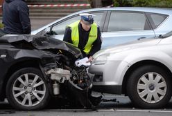 Warszawa. Spowodował 90 kolizji, aby wymusić pieniądze