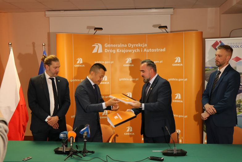 Chińska firma z umową na kolejną drogę ekspresową w Polsce. Li Youbing złożył deklarację ws. terminu