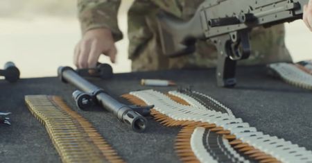 Taki samolot krążył nad Ukrainą. Wiadomo już, co w nim było