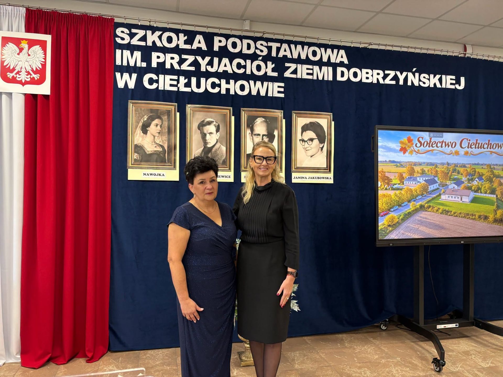Patronami szkoły zostali Nawojka, Janina Jakubowska, Henryk Czarnecki i Jerzy Pietrkiewicz