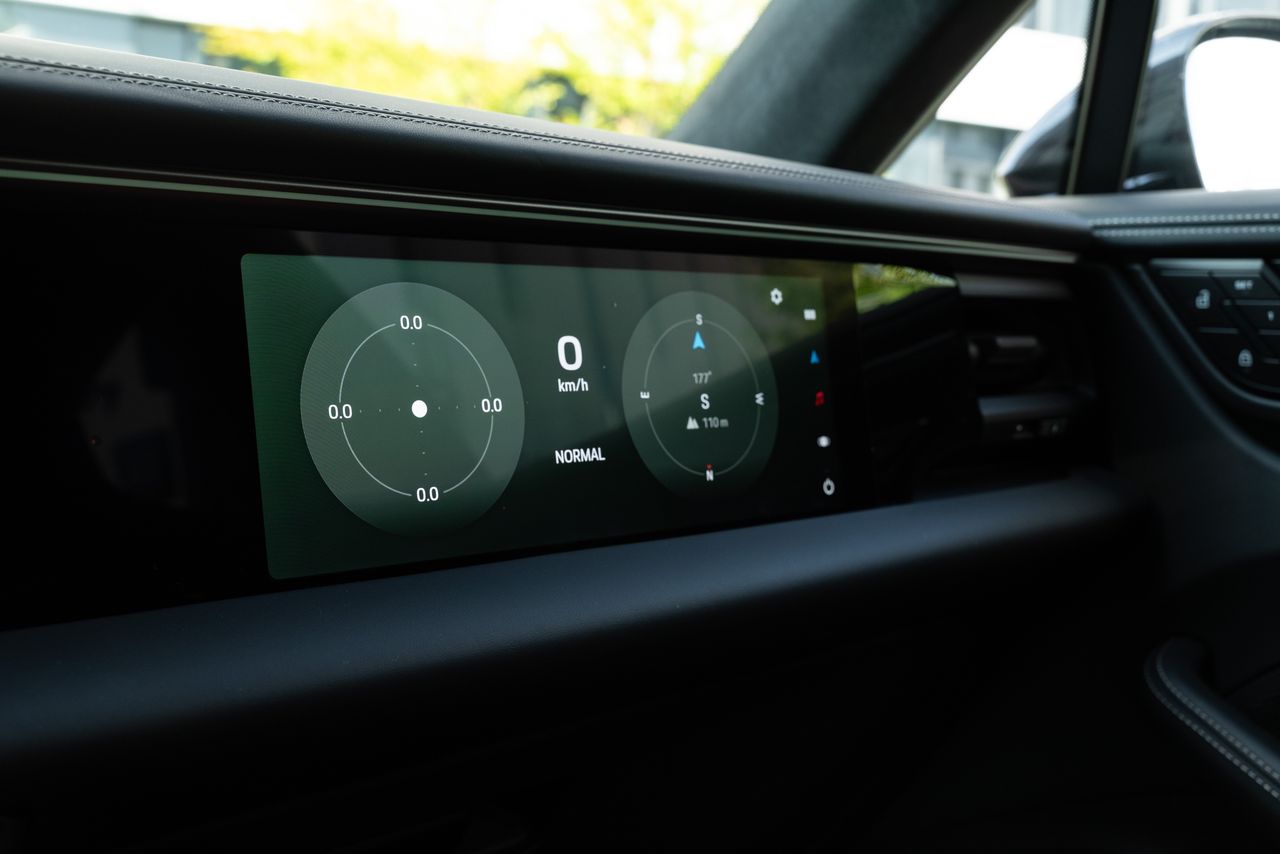 Porsche Macan Turbo EV