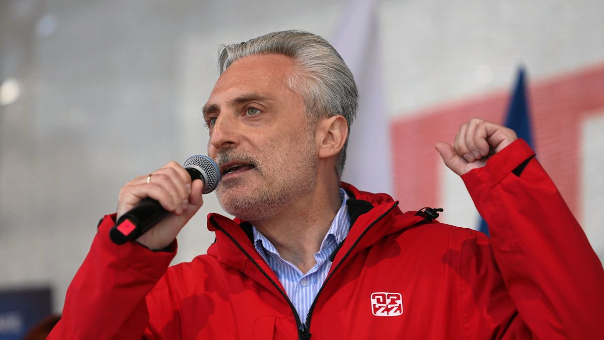 "Sytuacja jest niebezpieczna". Przewodniczący OPZZ Piotr Ostrowski mówi o decyzji Dudy