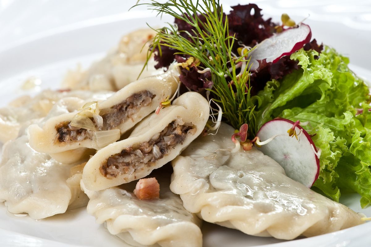 Ruskie i z mięsem pójdą w odstawkę. Pierogi z wiejskim farszem to odkrycie