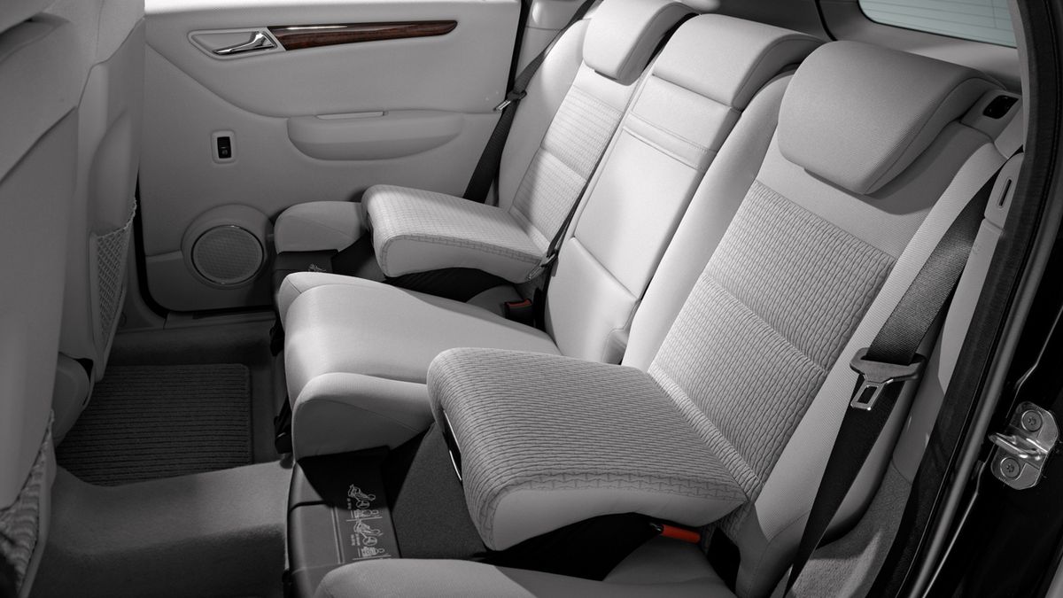 Fotelik zintegrowany w Mercedesie Klasy B