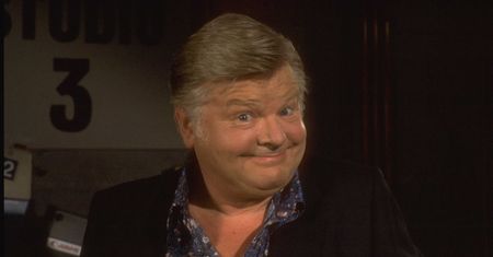 Benny Hill nigdy się nie ożenił, skąpił nawet na jedzeniu. Zmarł w samotności. Jego ciało odnaleziono po kilku dniach