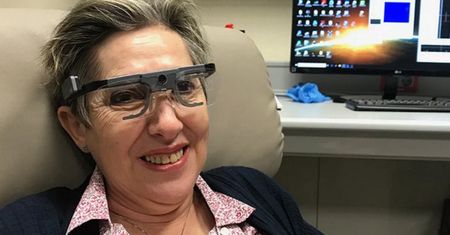 Chirurg wszczepił nauczycielce implant mózgu. Efekt jest niesamowity