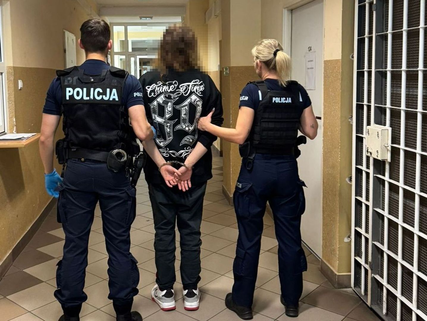 Gdańsk: Trzymał marihuanę w workach po karmie dla psa. Policjanci znaleźli tysiąc porcji