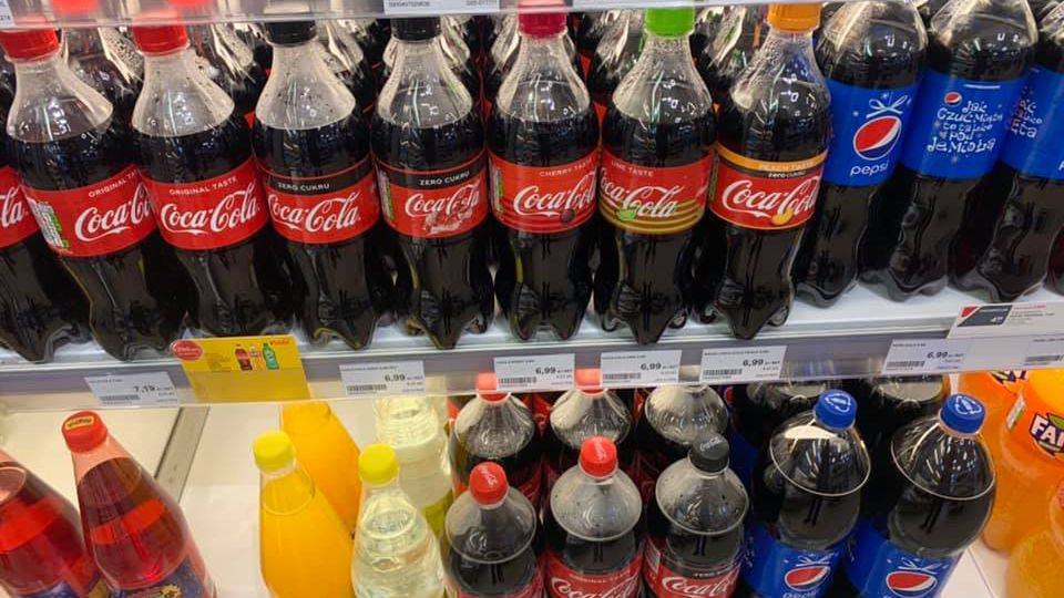 Podatek cukrowy nie powinien obowiązywać tylko producentów napojów - uważa ekspert.