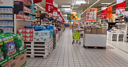 Co się dzieje, gdy zniszczysz produkt w sklepie? Poznaj konsekwencje