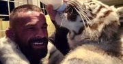 Policja w domu zawodnika MMA. Trzymał w nim... tygrysicę