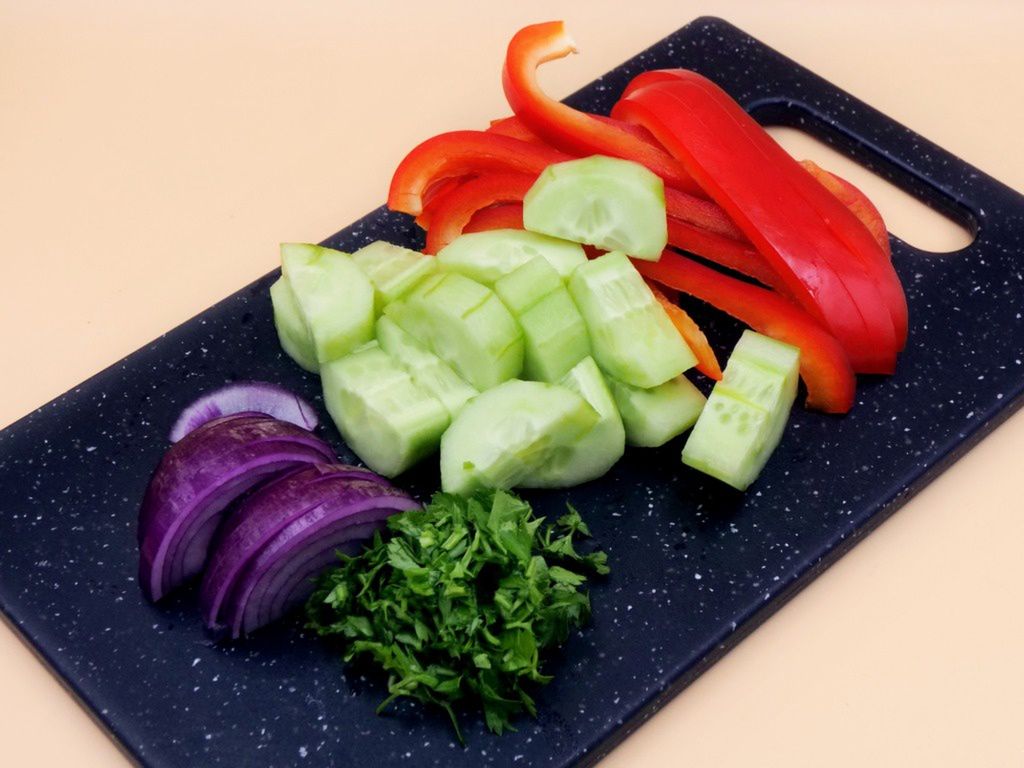 salatka grecka z komosa ryzowa 1