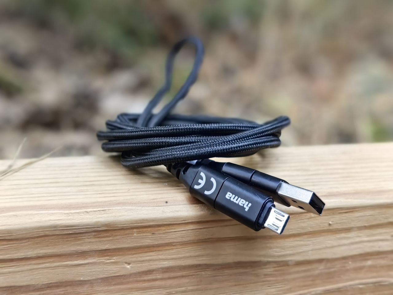 Kabel Hama 4in1 Charging/Data Cable ma 1,5 m długości i aluminiowe obudowy wtyczek