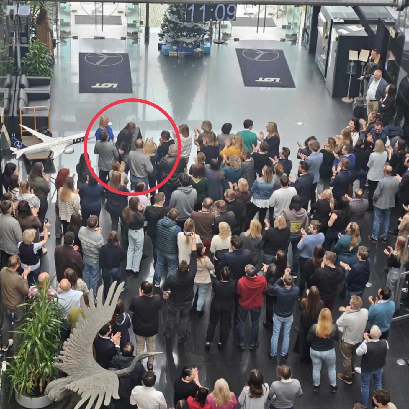 Powitanie Michała Fijoła w siedzibie LOT-u