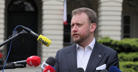 Afera maseczkowa. Opozycja po kontroli poselskiej. KO przypomina sprawę PCK