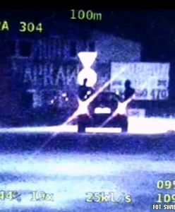 "Studzili głowy" wychylając się z samochodu. Kierowca zaskoczony kontrolą policji