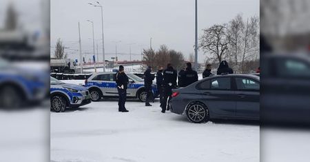 Policja testuje nowe „beemki” i elektryczne Kie na torze ODTJ