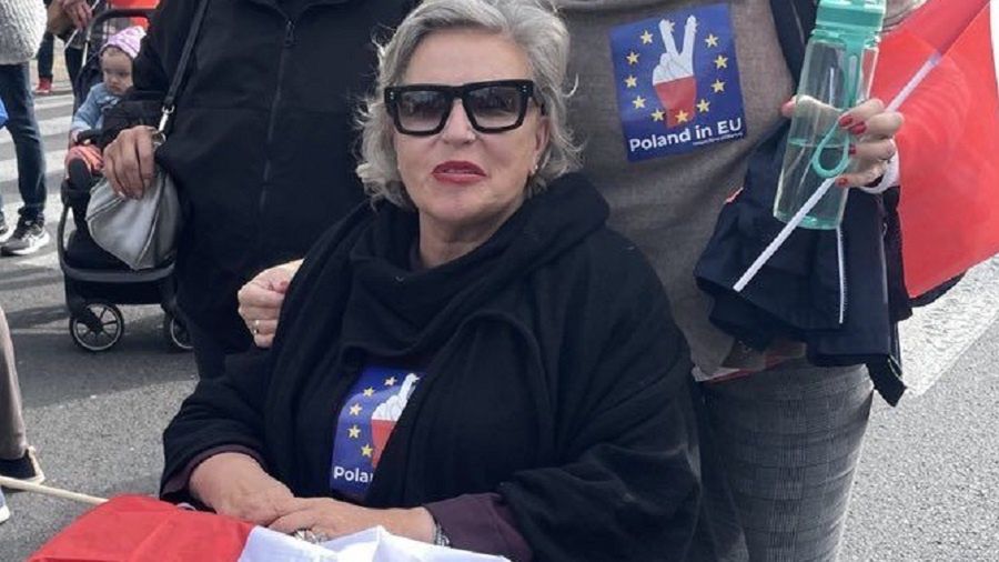Krystyna Janda na wózku inwalidzkim. Dołączyła do Marszu Miliona Serc