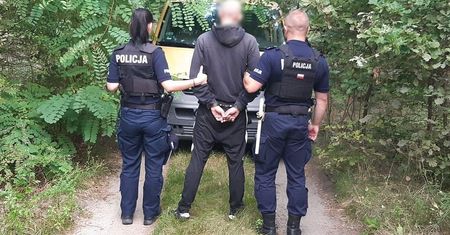 Spał w aucie zaparkowanym w lesie. Teraz trafi do więzienia