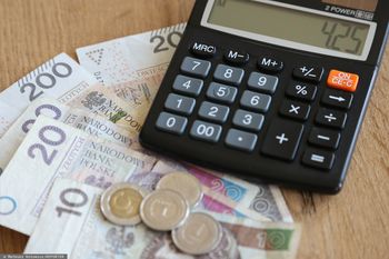 Polacy toną w długach. Nowe dane. Najgorzej w tej grupie wiekowej