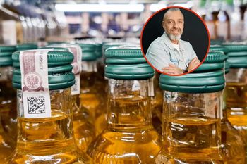 Tak piją "białe kołnierzyki". "Przemycają małpki w teczkach"