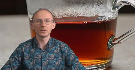 Dietetyk ostrzega. "Zwiększa ryzyko zachorowania na raka przełyku"