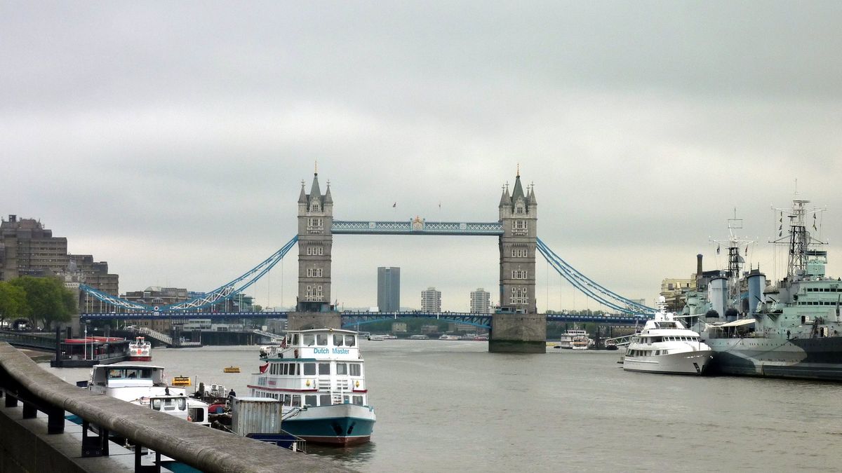 Czarne chmury nad Londynem. Gospodarka zwolni. Wzrośnie bezrobocie.